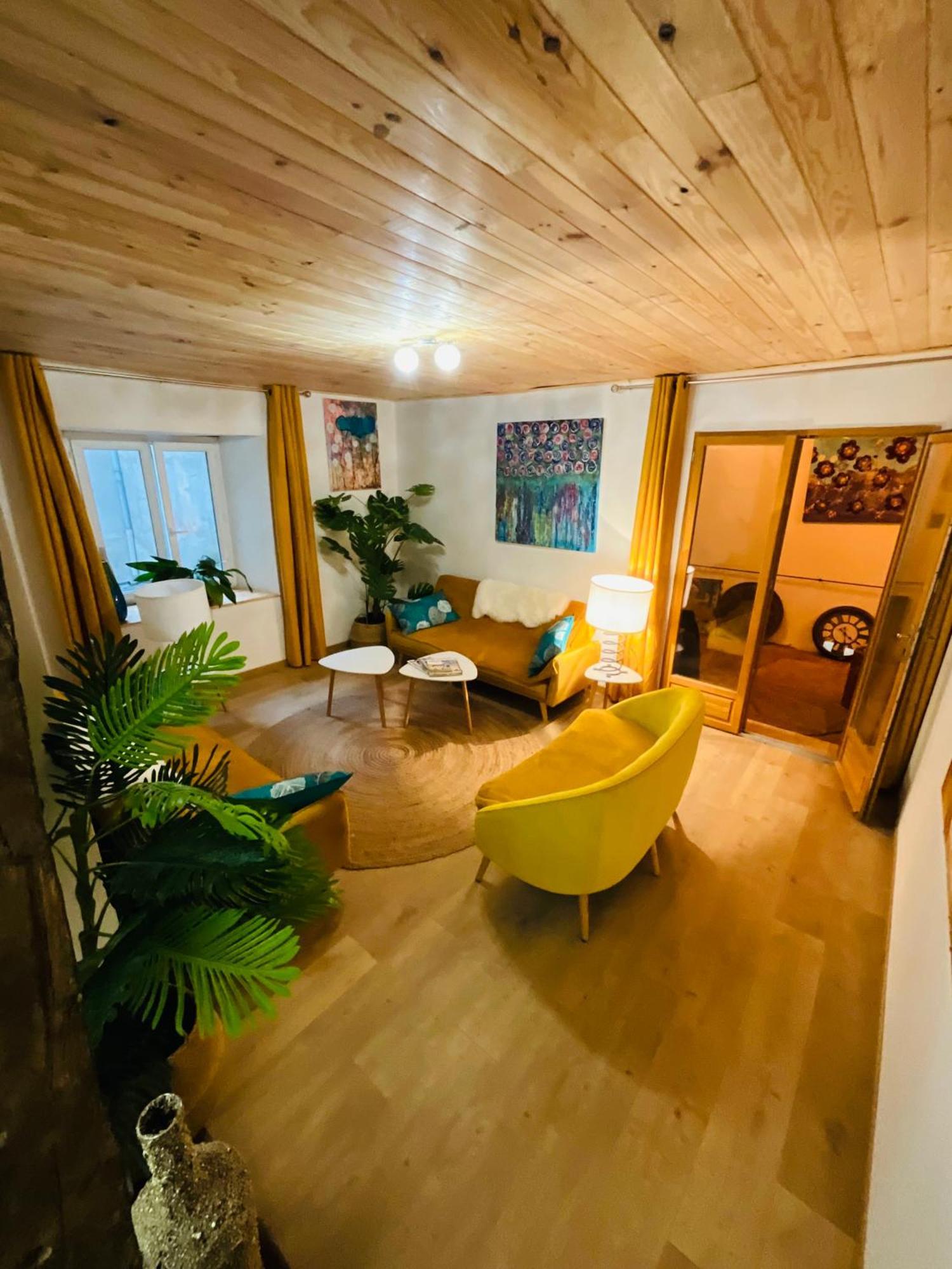 Hote Labyrinthe Sur La Place Chambres D, Hotes , Calme ,Netflix ミルポワ エクステリア 写真