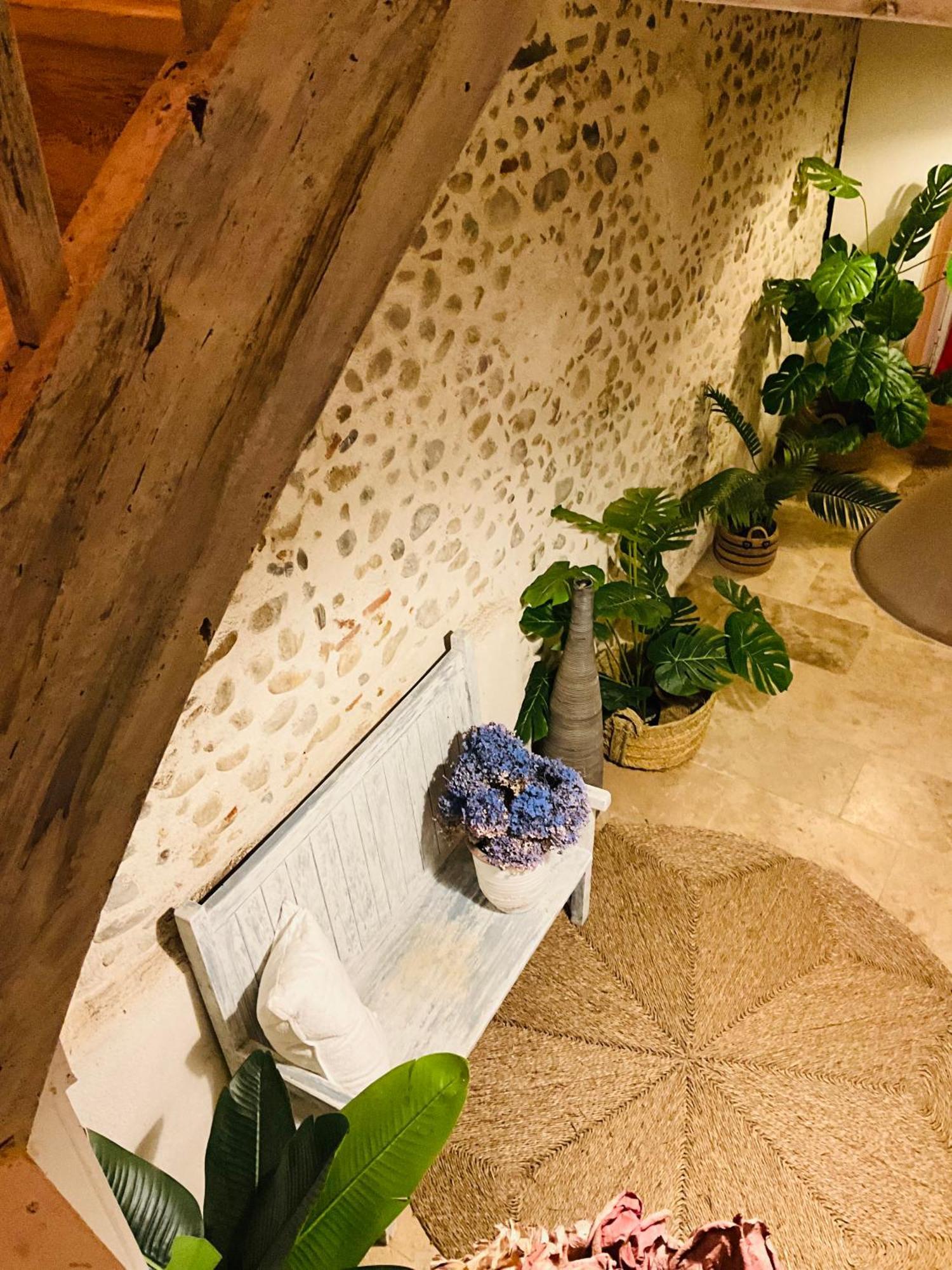 Hote Labyrinthe Sur La Place Chambres D, Hotes , Calme ,Netflix ミルポワ エクステリア 写真